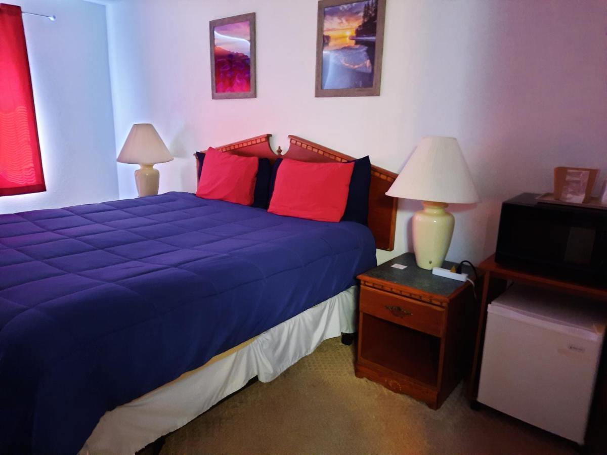 Model Towne Inn Motel Gwinn Bagian luar foto
